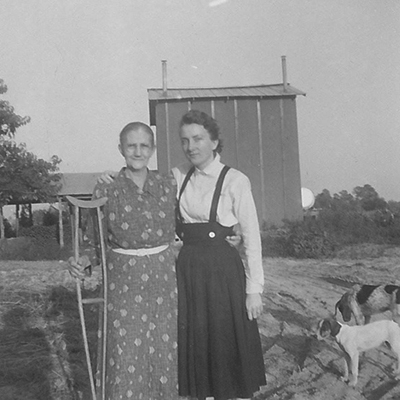 Delia Hill Bailey stands with youngest daughter Lois Bailey Rose.
