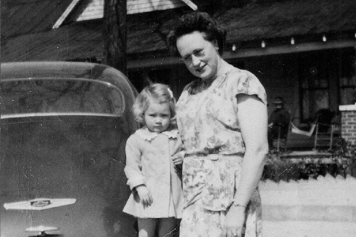 Patsy Jane Stancil Hare with daughter Brenda.