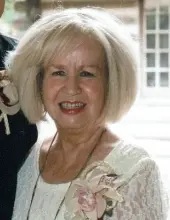Nancy Navada Lloyd Williams headshot.